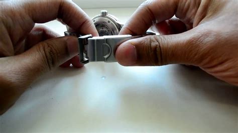 watch clasp not closing|how to tighten clasp on watch.